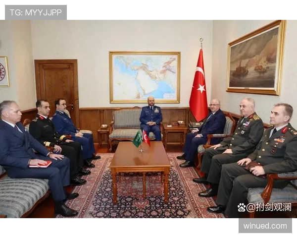 居莱尔与恰尔汗奥卢：土耳其中场核心的代际更替与战术功能分化