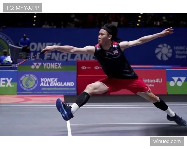 假设李梓嘉像明星晒日常——训练鞋戴名表、宿舍像loft，普通人看着就心累